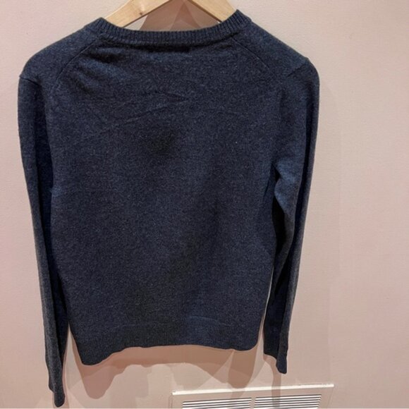 Banana Republic Pure  merino wool V-neck sweater - Picture 2 of 10